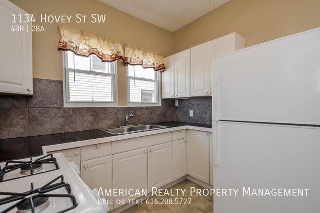 Photo - 1134 Hovey St SW