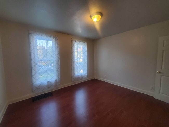 Photo - 2010 Forestdale Ave Unit 2010 Forestdale Ave -UP