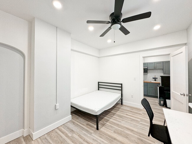 Photo - 5845 Phillips Ave