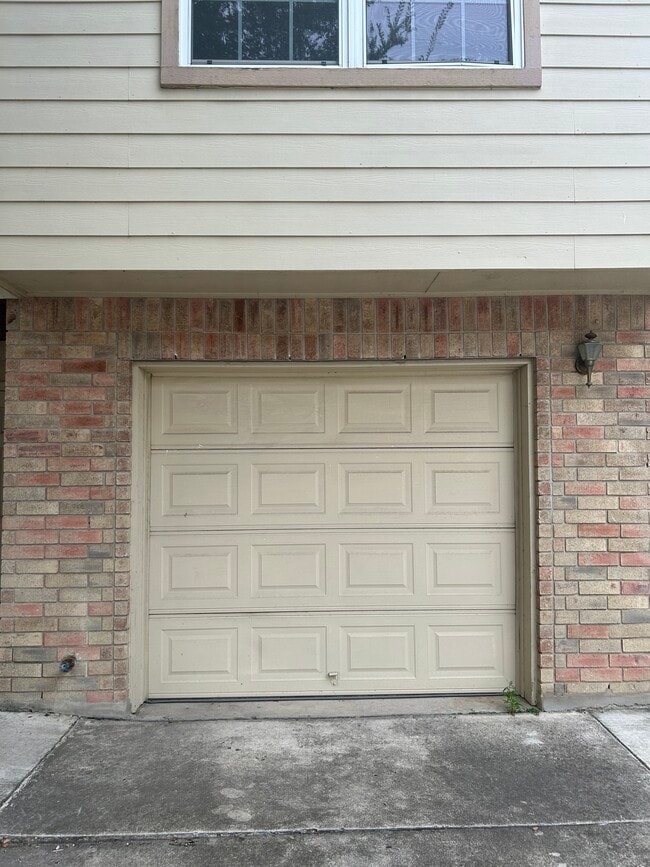 Photo - 13613 Woodstone Way