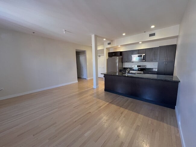 Photo - Putnam Hotel – $2,041 – 1 Bedroom/1 Bathroom, 755 SQ.FT. – UTILITIES INCLUDED Unidad 307