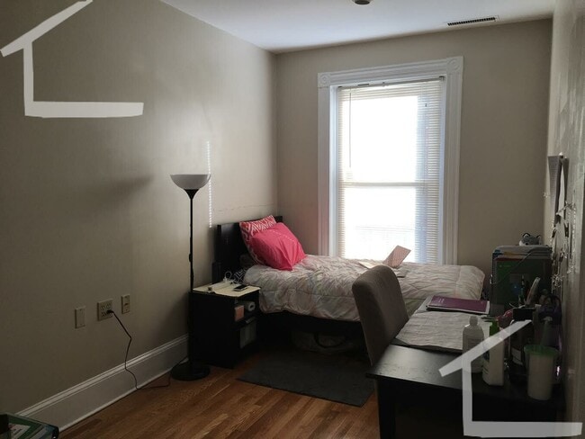 Photo - 5 Symphony Rd Unit 3