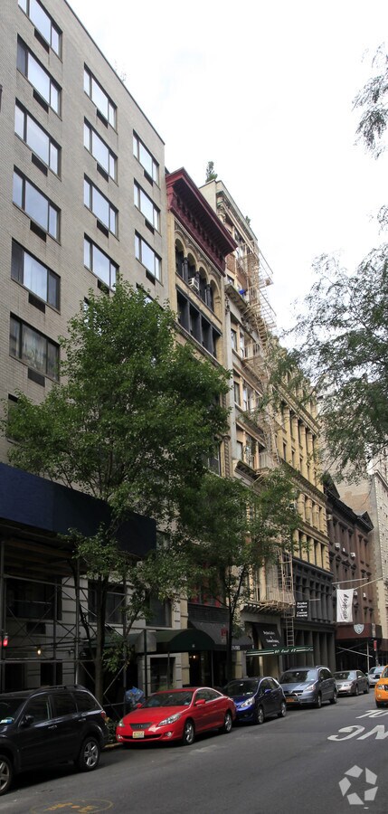 Photo - 42 E 12th St