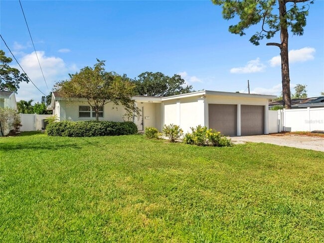 Photo - 4870 Venetian Blvd NE