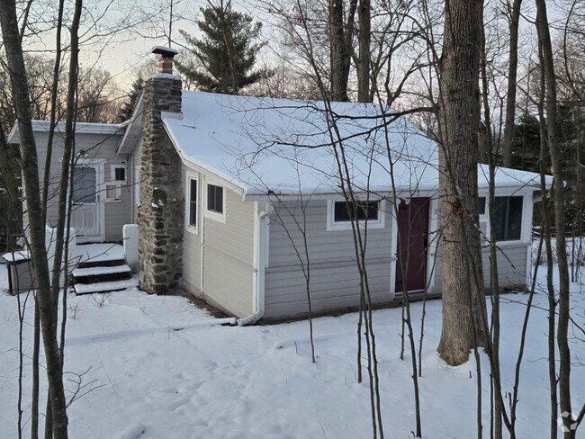 Building Photo - 11 Echo Trail Rental