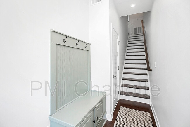 Photo - 256 Parkwood Ave