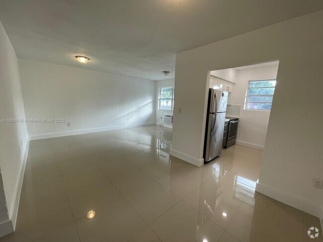 Building Photo - 8390 NW 15th Ave Unit 8390 Rental