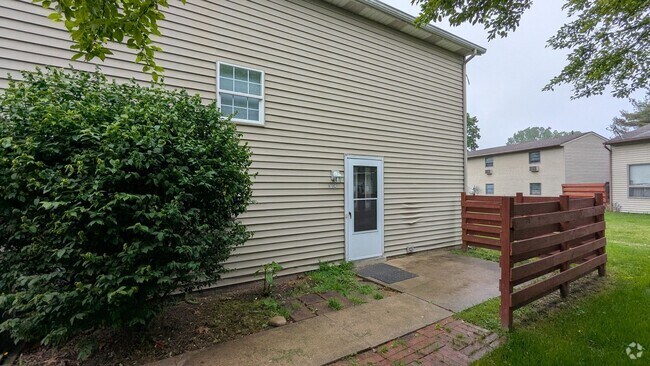 Building Photo - MN Cedar Village (873) Unit Apt C