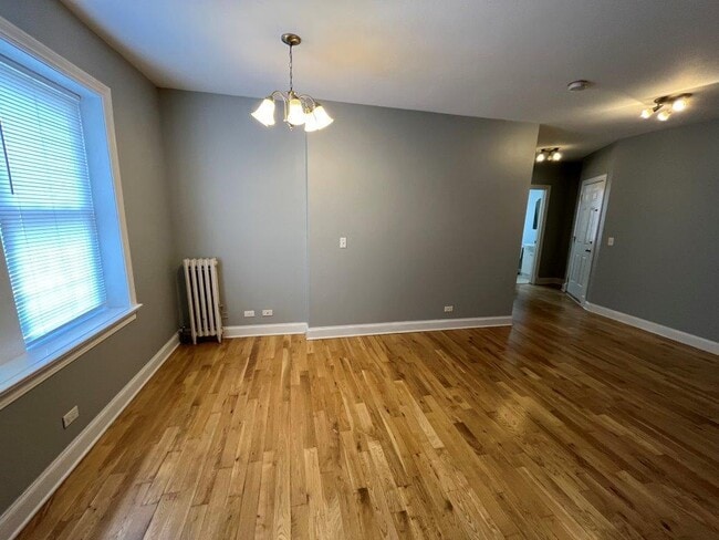 Photo - 4558 W George St Unit 2