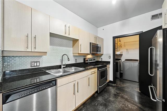 Building Photo - 4414 Cedar Springs Rd Unit 124