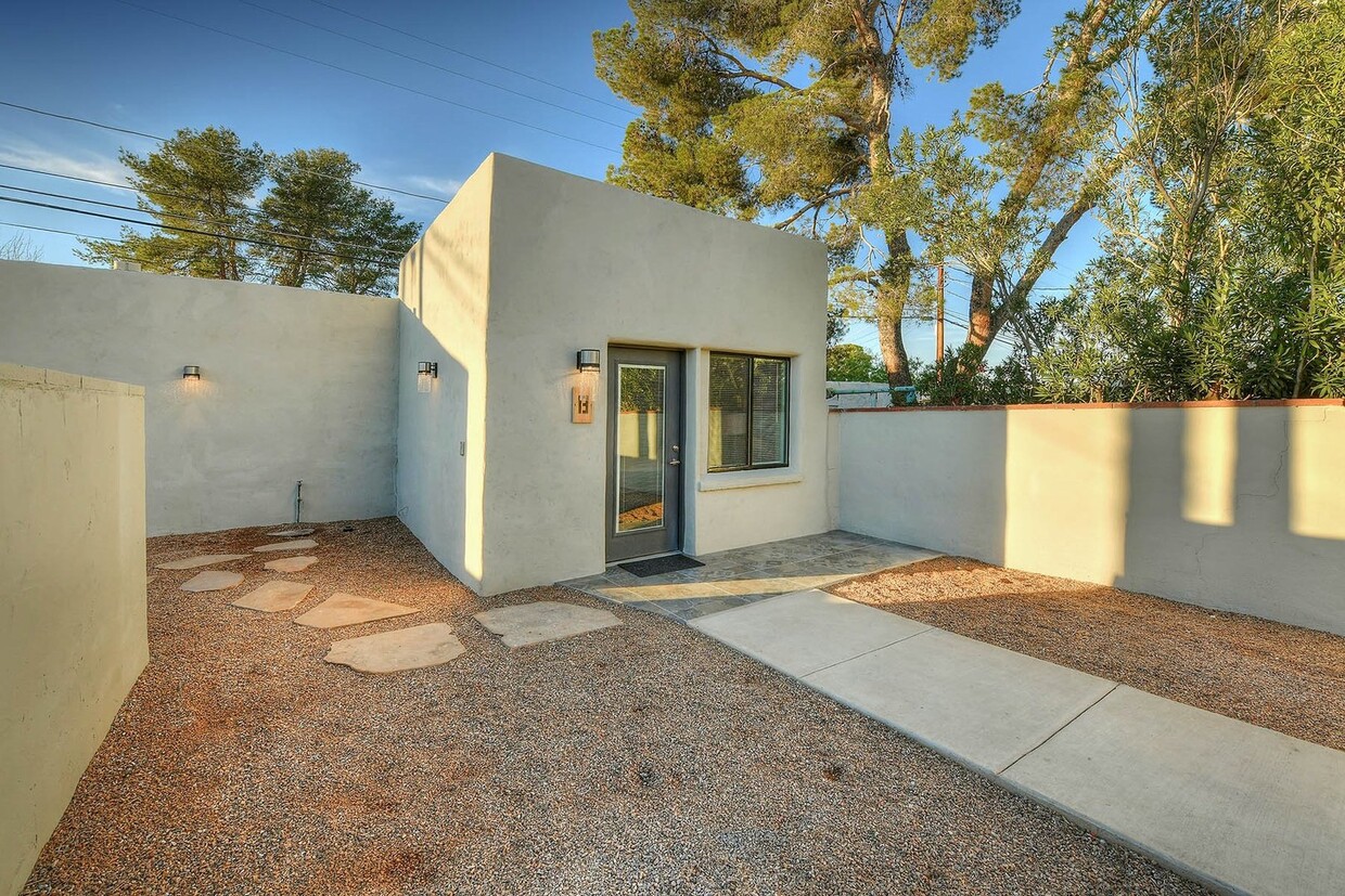 New Built, Near UofA 2 Bed 2 Bath - New Built, Near UofA 2 Bed 2 Bath