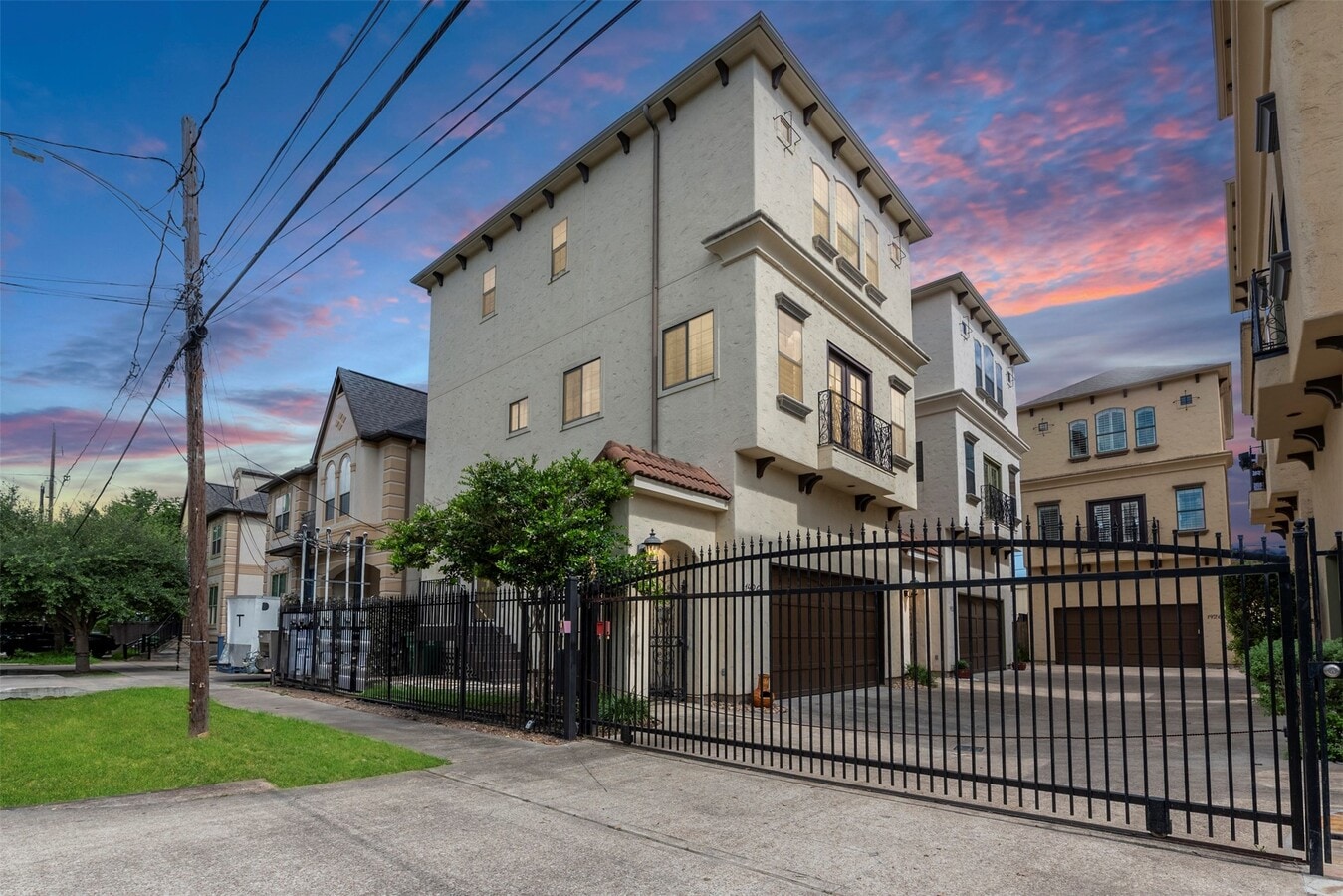 Photo - 1426 W 21st St