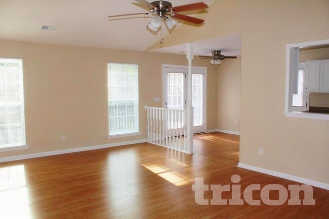 Photo - 223 Green Rose Rd