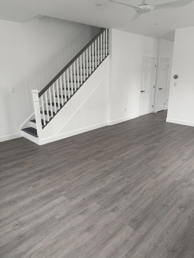 Photo - 15 Potomac St