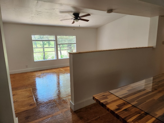 Photo - 5800 Sparta Rd