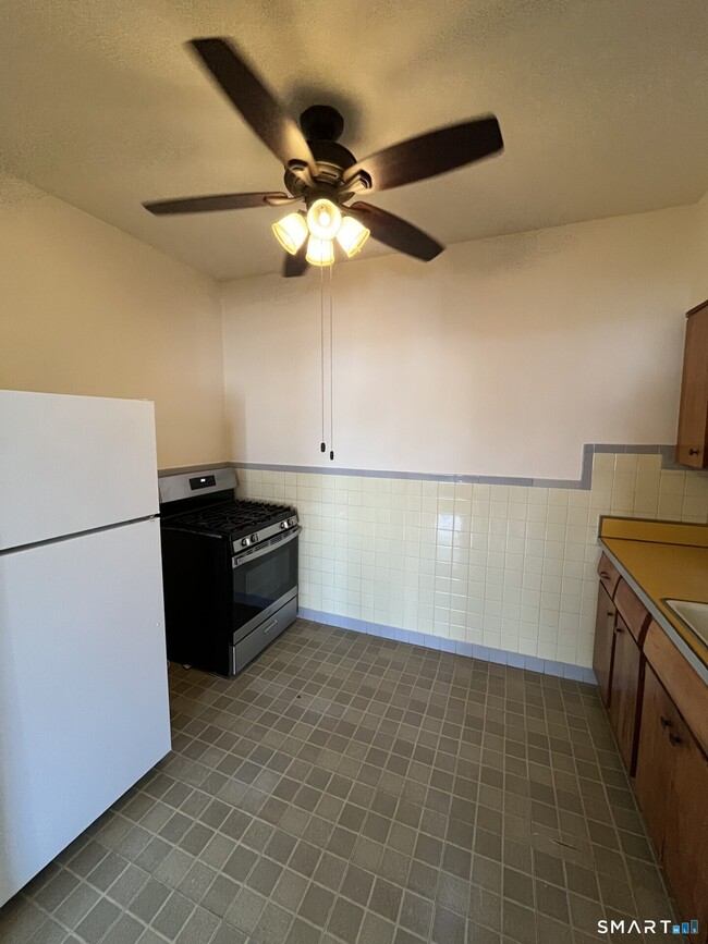 Photo - 218 Flax Hill Rd Unit 2