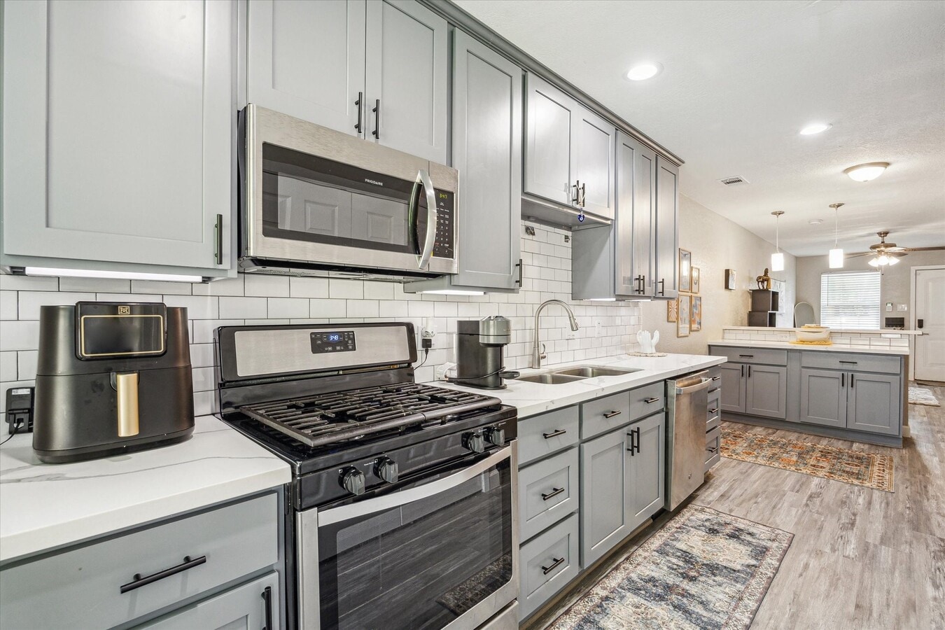 Photo - 3808 Cochran St