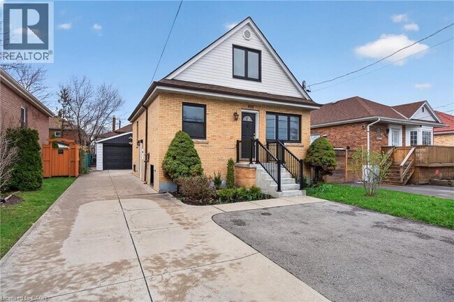 Photo - 698 Upper Sherman Ave