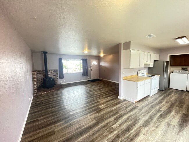 Photo - 2613 Spring St Unit #1