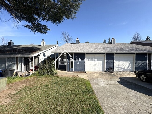 Building Photo - Spacious Fair Oaks 2bd/1ba Duplex with 1 Car Garage