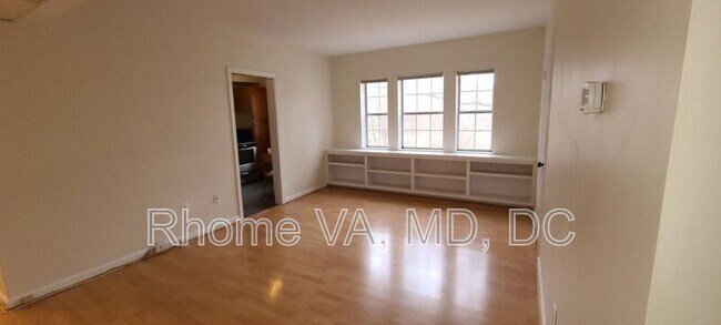 Photo - 1745 N Troy St Unidad #437