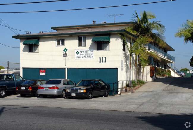 Building Photo - 111-115 E. Beach Ave. Rental