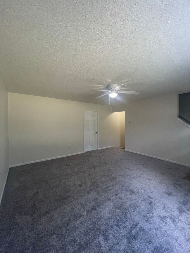 Photo - 1334 Devon Ln