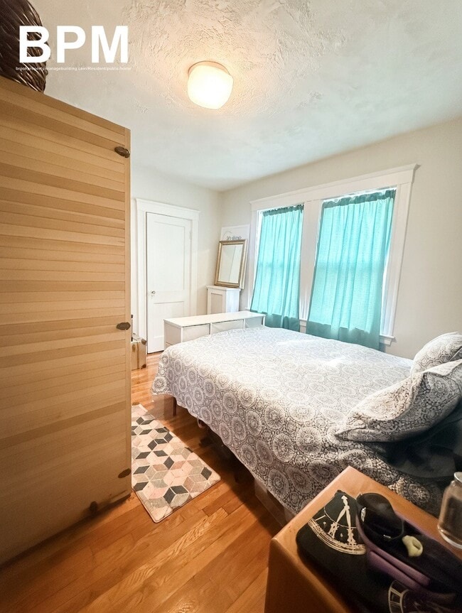 Photo - 949 Adams St