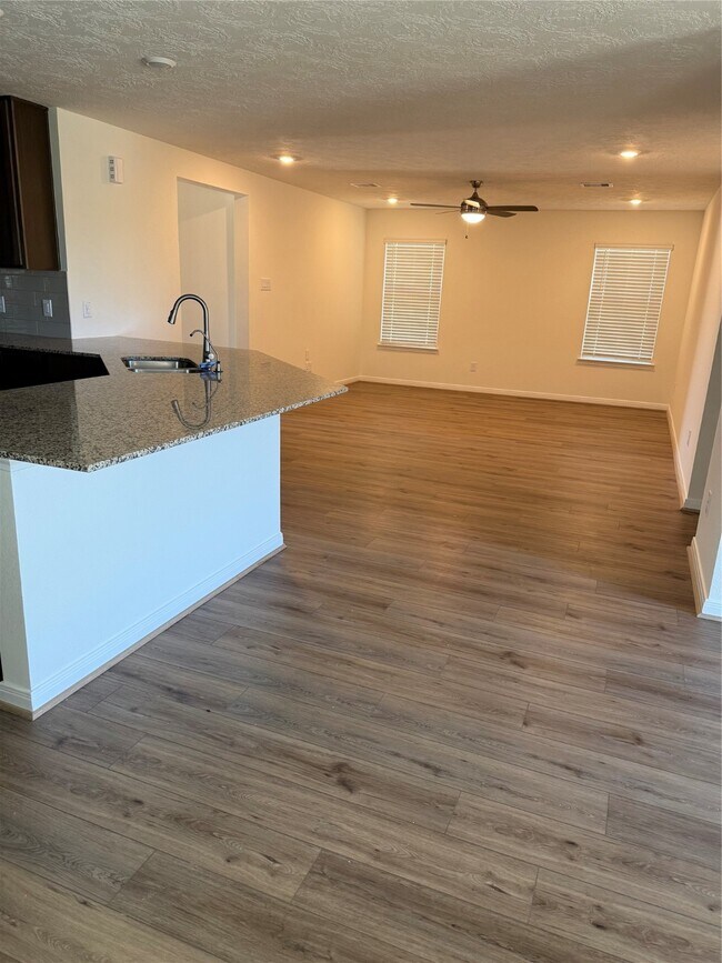 Building Photo - 1634 Vista Luna Dr