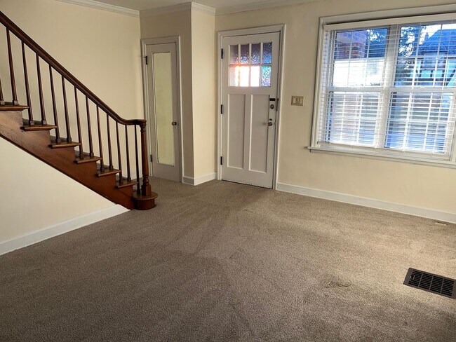 Photo - 1682-1688 Wyandotte Road Unit 1684