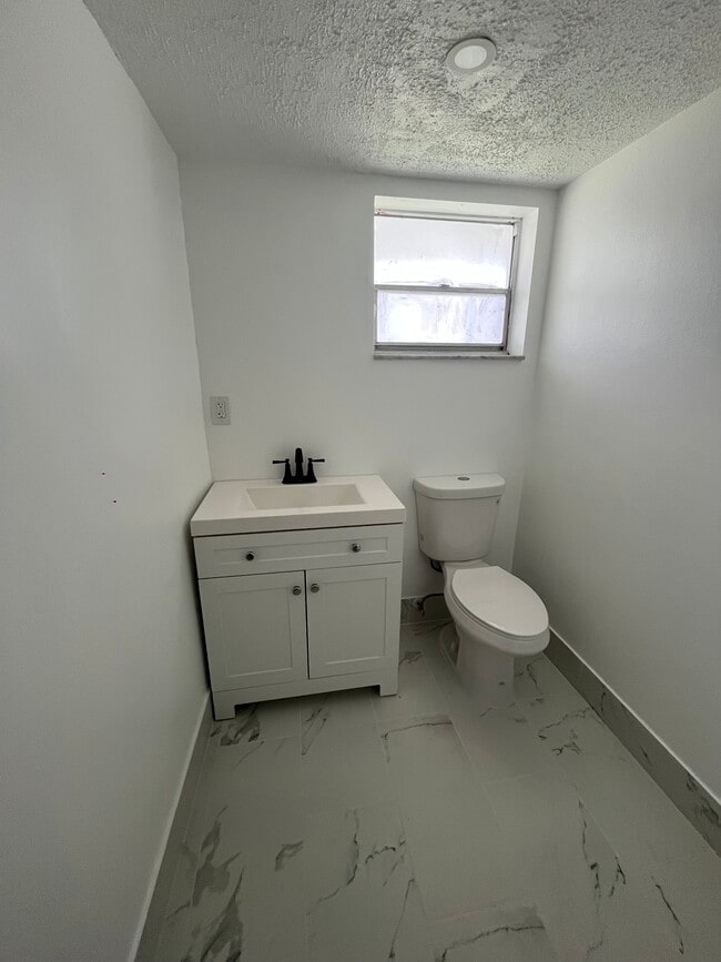 Photo - 950 Hillcrest Dr Unit 109
