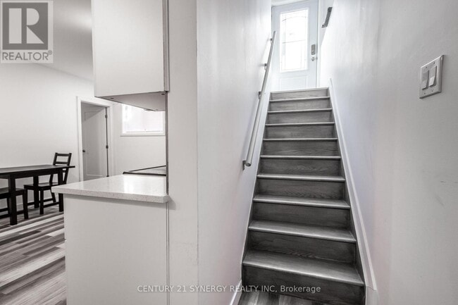 Photo - 865 Tavistock Rd