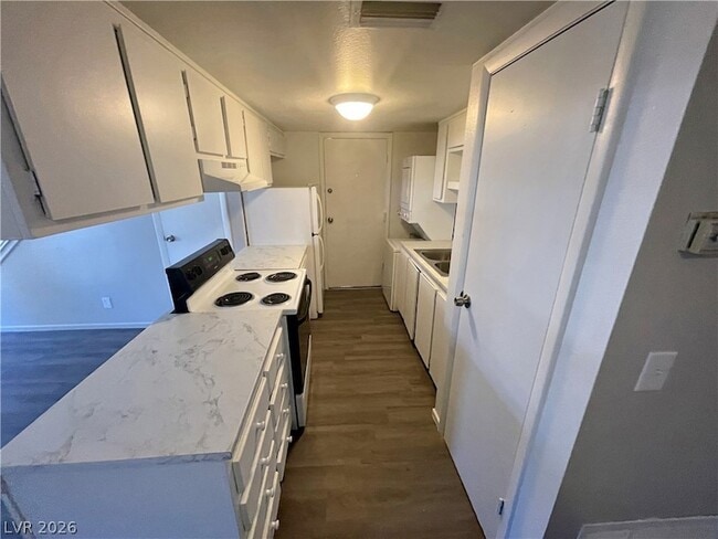 1351 Dorothy Ave Unit 2