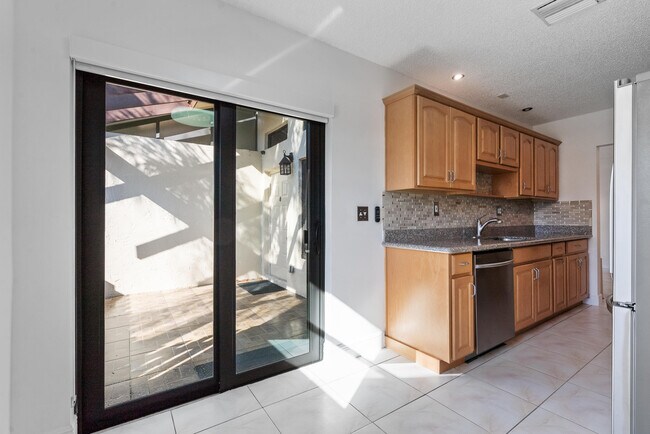 Photo - 5110 Nesting Way Unit B