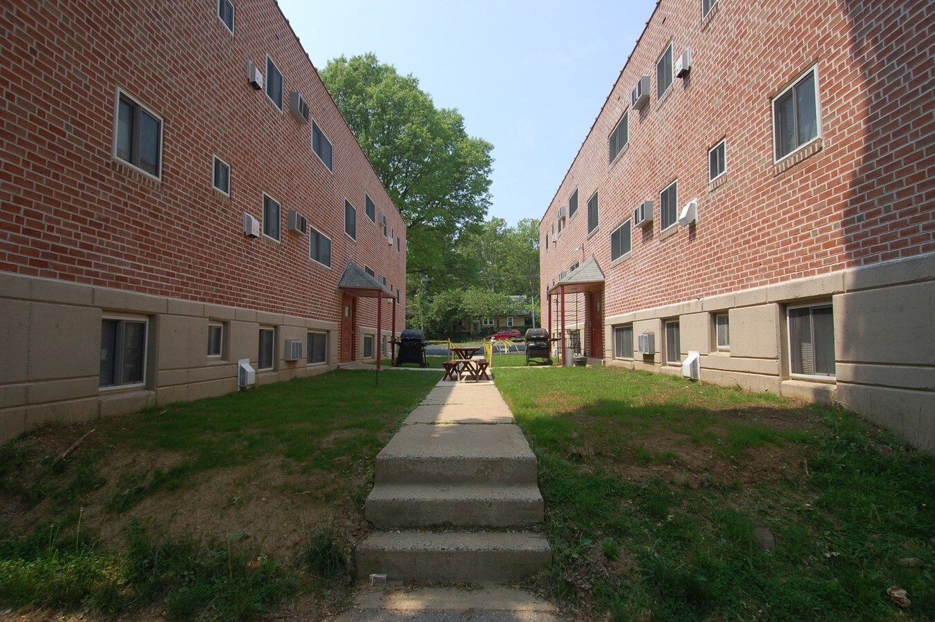 Photo - Larchmont Terrace