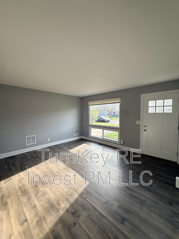 Photo - 63 Hubbard Way