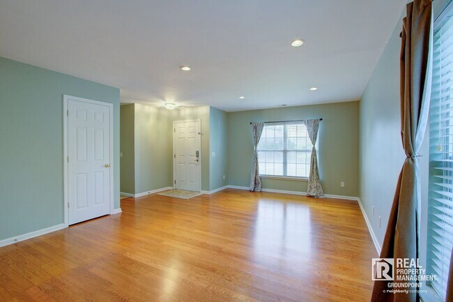 Photo - 130 Decatur Dr