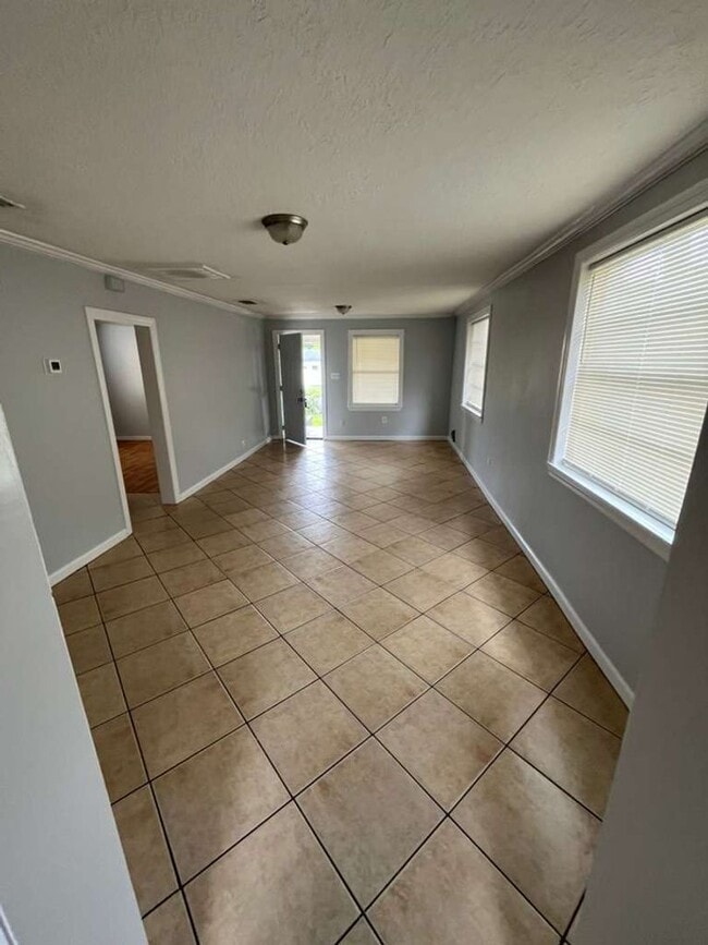 Photo - Beautiful 2 bedroom 1 bathroom Single Family House!