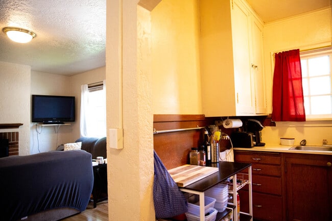 Photo - Slocum Apartments