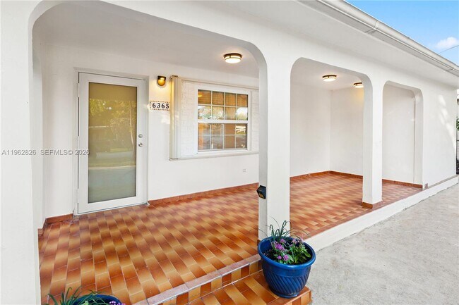 Photo - 6365 SW 33rd St