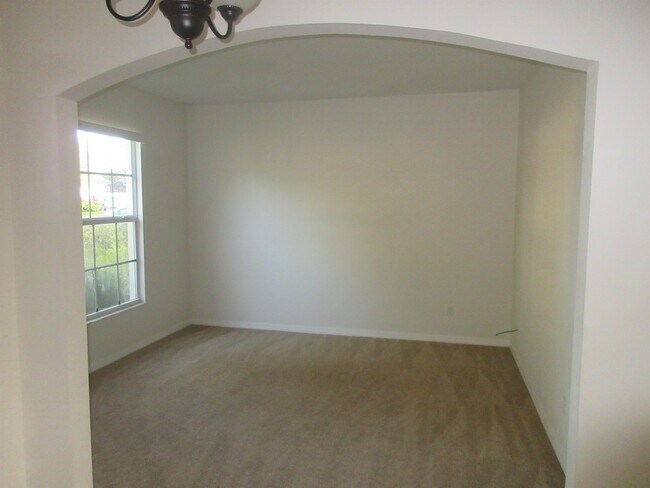 1211 Knollwood Dr