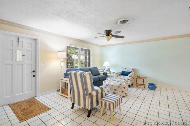 13 Sailfish Ln