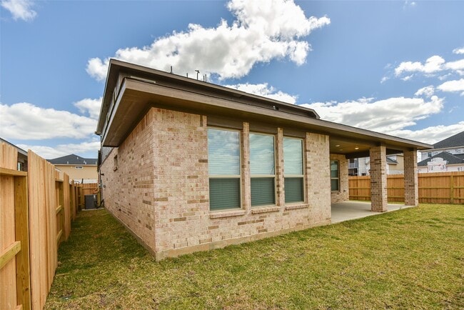 Photo - 7826 Kenora Wy
