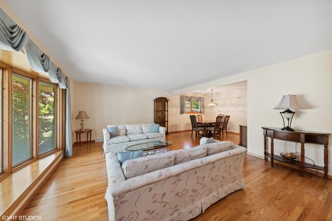 Photo - 1807 N Larch Dr