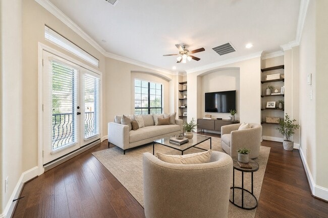 Photo - 835 Garden Oaks Trce