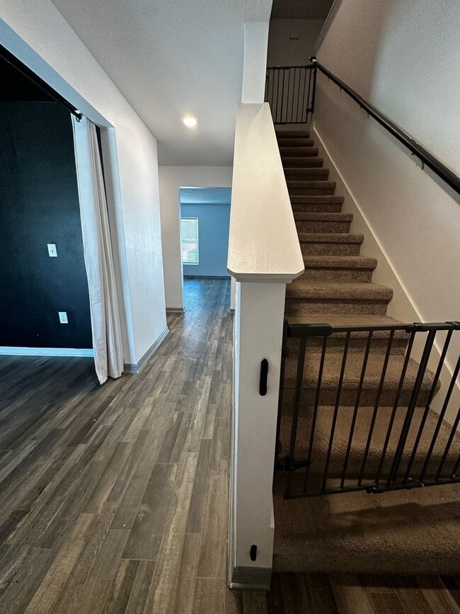 Photo - 276 Hyacinth Ct