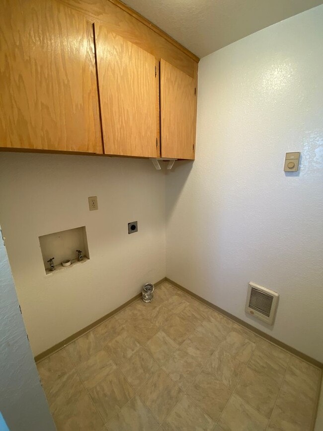Photo - Vin3406 Unit B