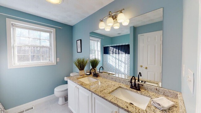 Photo - 89 Nashua Rd