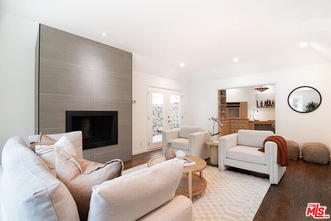 Photo - 8155 Willow Glen Rd