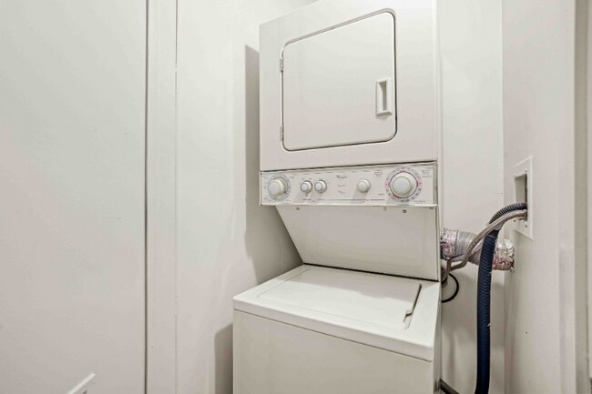 Photo - 580 W Kinzie St